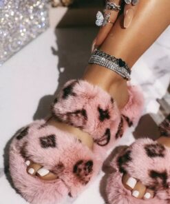 Crystal-couture-pink-fluffy-slippers
