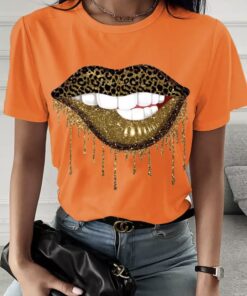 Crystal-couture-gold-lips
